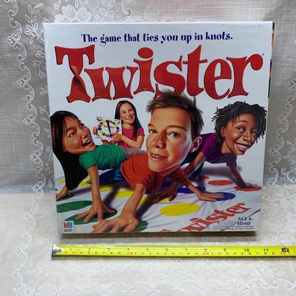 Bundle of 2 New Milton Bradley ✔️Chutes & Ladders & ✔️Twister - Picture 8 of 12